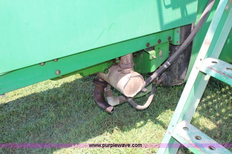 image for item J5814 1996 John Deere 6500 self-propelled sprayer