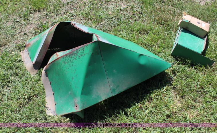 image for item J5814 1996 John Deere 6500 self-propelled sprayer