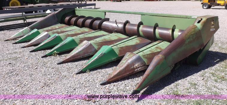 image for item J6885 1984 John Deere 853A row head