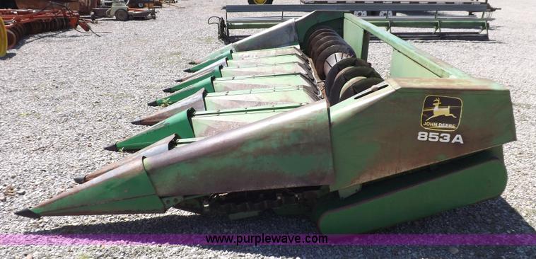 image for item J6885 1984 John Deere 853A row head