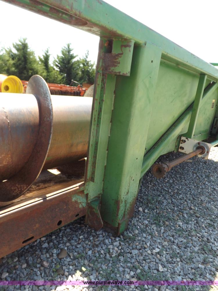 image for item J6885 1984 John Deere 853A row head