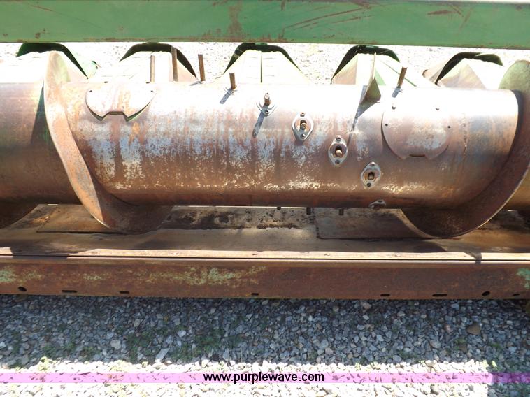 image for item J6885 1984 John Deere 853A row head