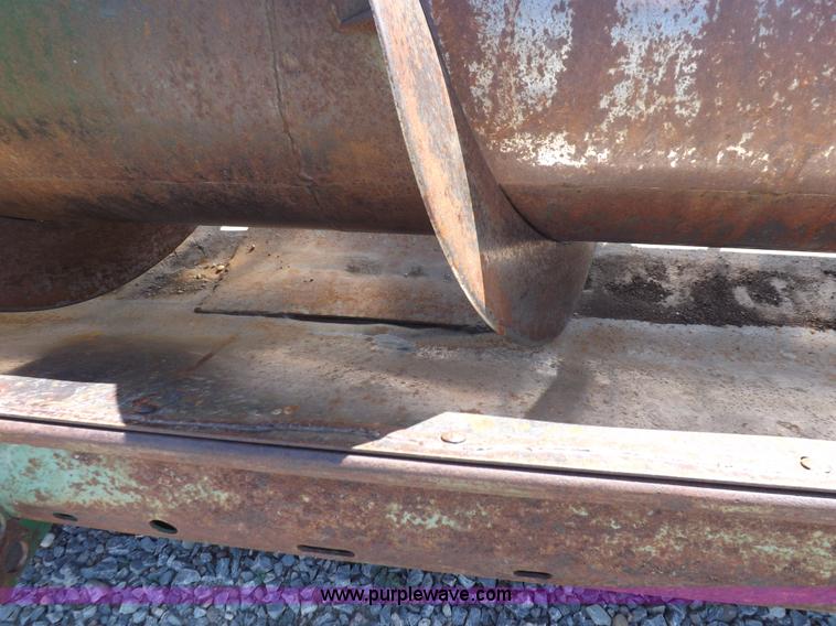 image for item J6885 1984 John Deere 853A row head