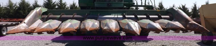 image for item J6887 John Deere 853A row head