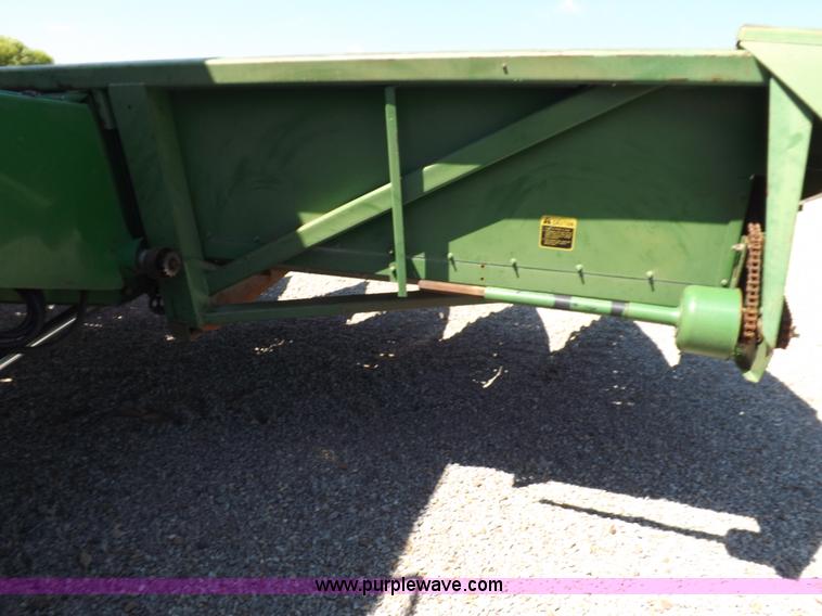 image for item J6887 John Deere 853A row head