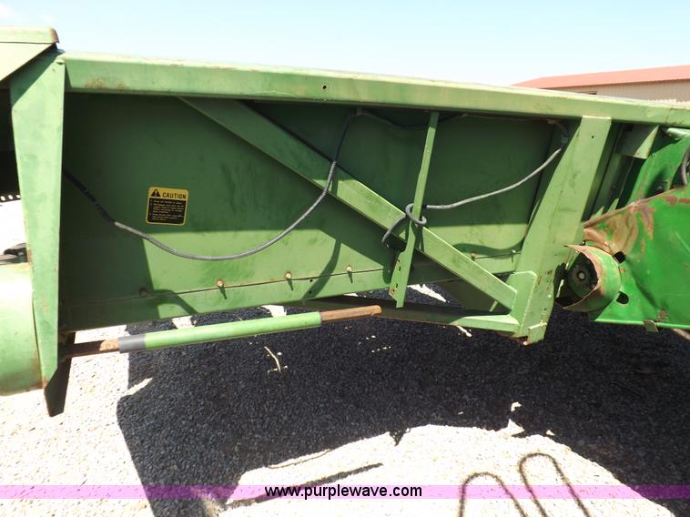 image for item J6887 John Deere 853A row head