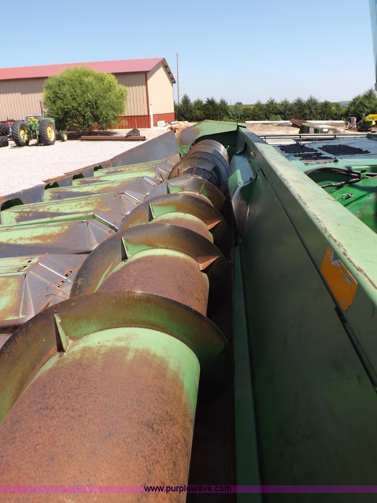 image for item J6887 John Deere 853A row head