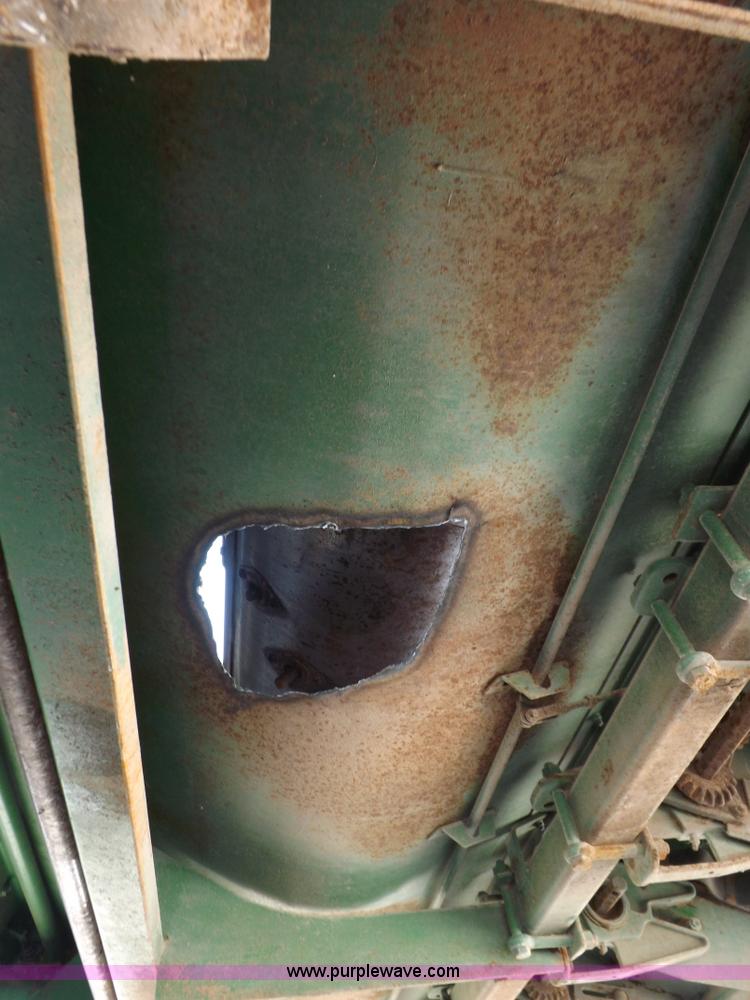 image for item J6887 John Deere 853A row head