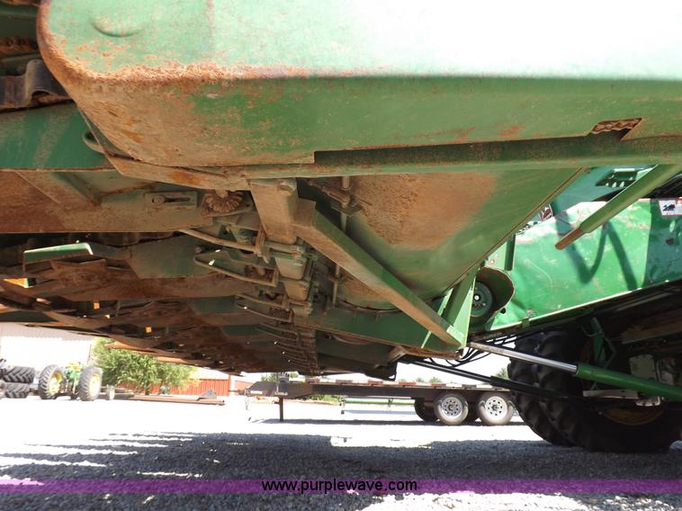 image for item J6887 John Deere 853A row head