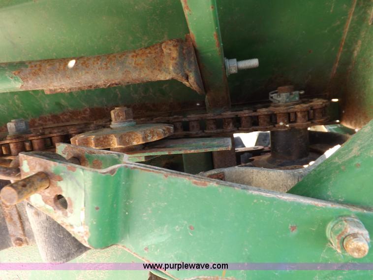 image for item J6887 John Deere 853A row head