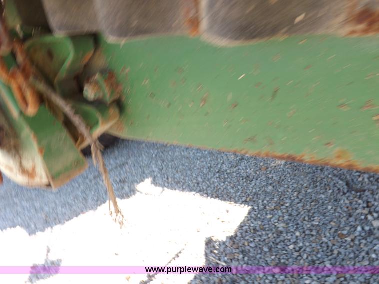 image for item J6887 John Deere 853A row head