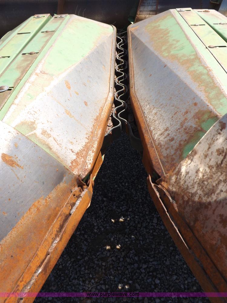 image for item J6887 John Deere 853A row head