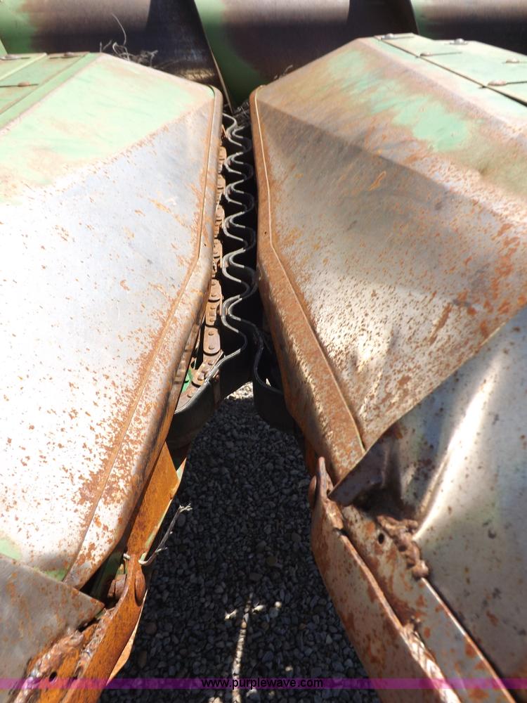 image for item J6887 John Deere 853A row head