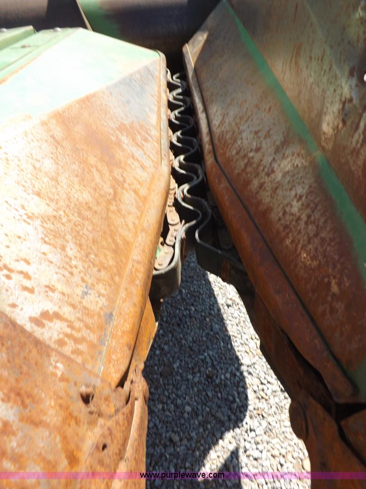 image for item J6887 John Deere 853A row head