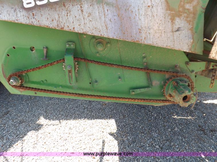 image for item J6887 John Deere 853A row head