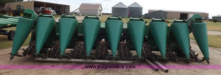image for item J6906 John Deere 893 corn head