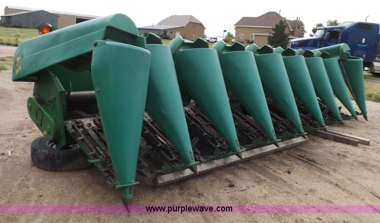 image for item J6906 John Deere 893 corn head