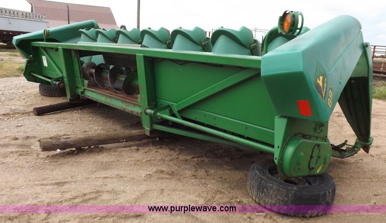 image for item J6906 John Deere 893 corn head