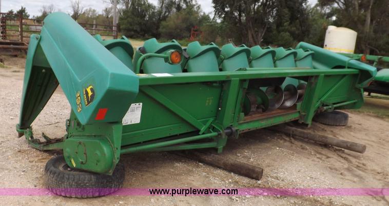 image for item J6906 John Deere 893 corn head
