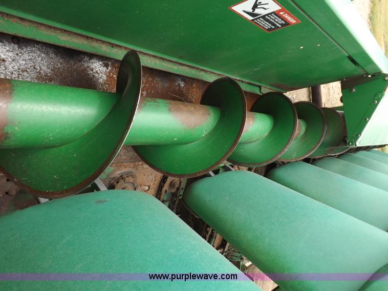 image for item J6906 John Deere 893 corn head