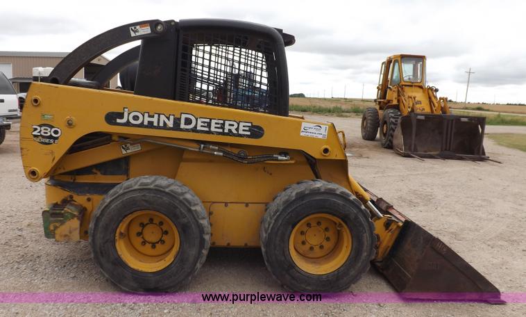 image for item J6908 2003 John Deere 280 Series II skid steer