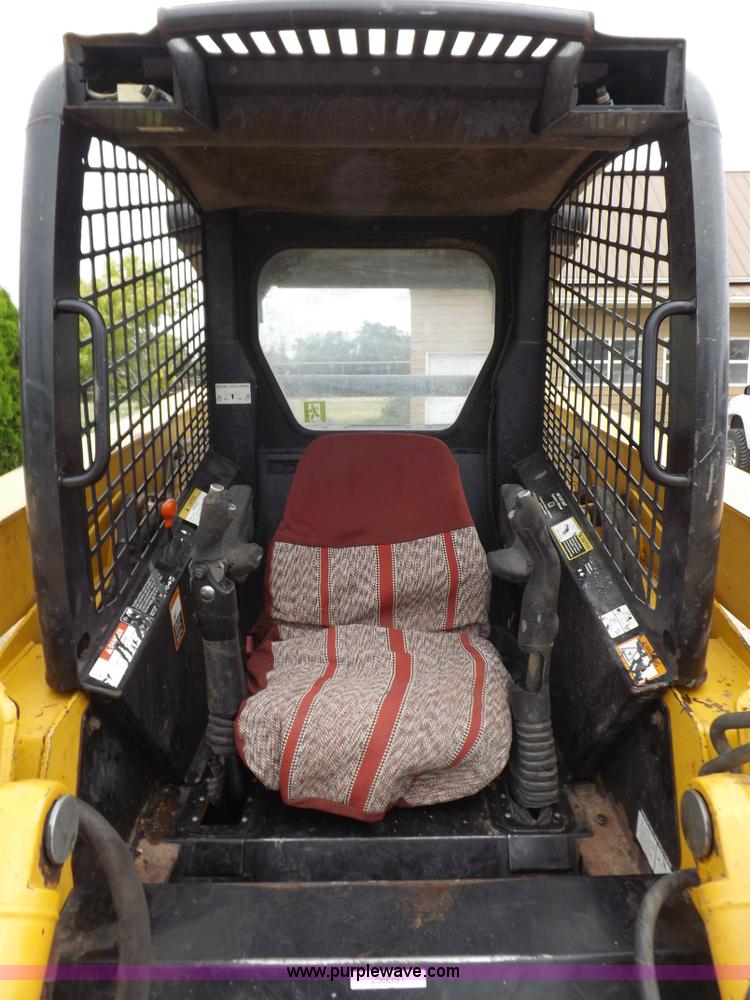 image for item J6908 2003 John Deere 280 Series II skid steer