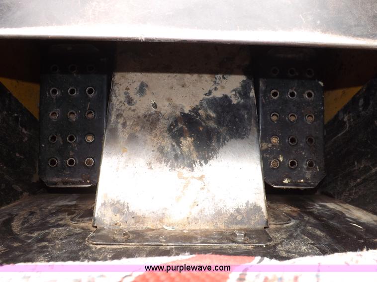 image for item J6908 2003 John Deere 280 Series II skid steer