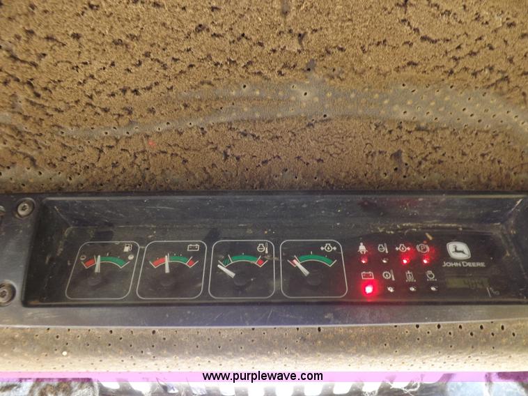 image for item J6908 2003 John Deere 280 Series II skid steer