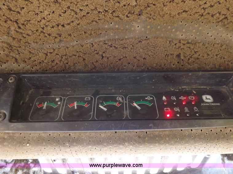 image for item J6908 2003 John Deere 280 Series II skid steer