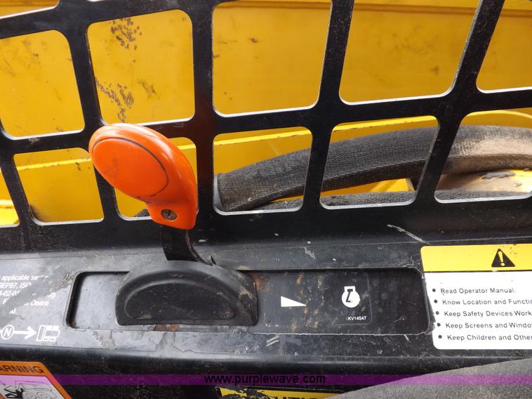 image for item J6908 2003 John Deere 280 Series II skid steer