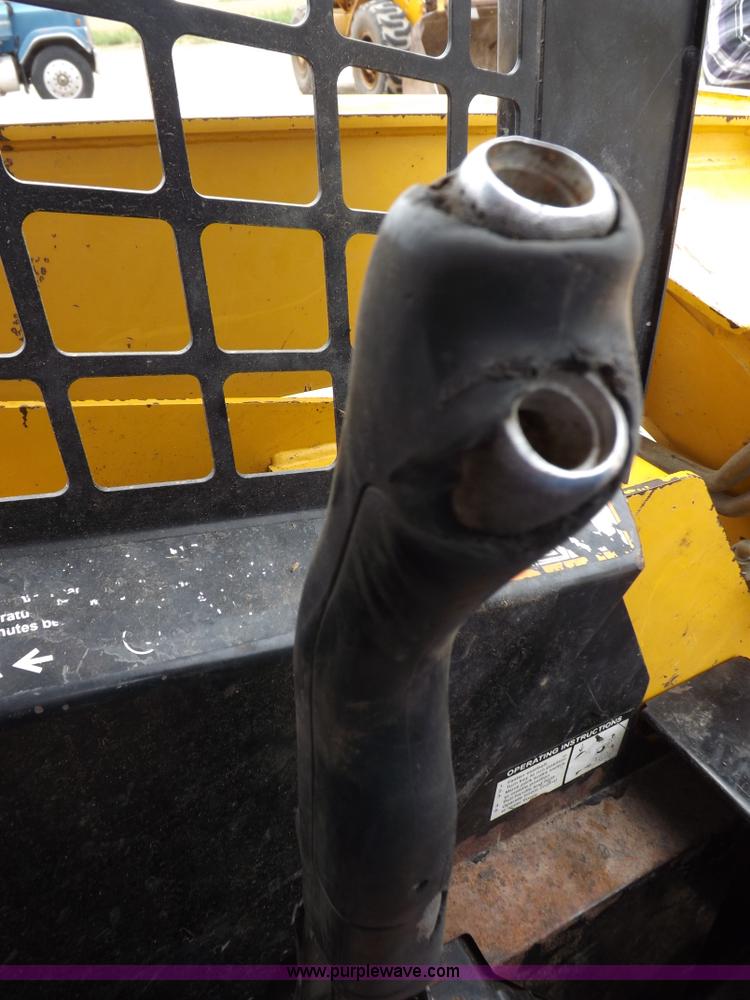 image for item J6908 2003 John Deere 280 Series II skid steer