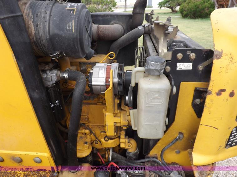 image for item J6908 2003 John Deere 280 Series II skid steer