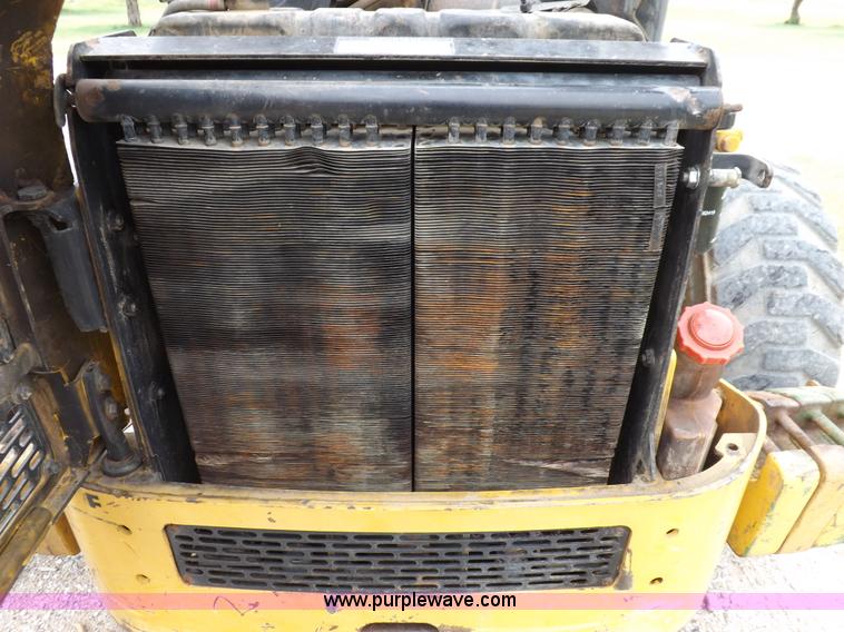 image for item J6908 2003 John Deere 280 Series II skid steer