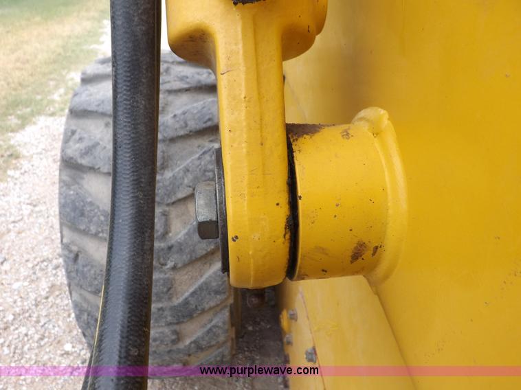 image for item J6908 2003 John Deere 280 Series II skid steer