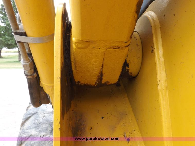 image for item J6908 2003 John Deere 280 Series II skid steer