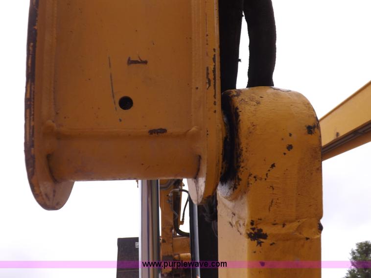 image for item J6908 2003 John Deere 280 Series II skid steer