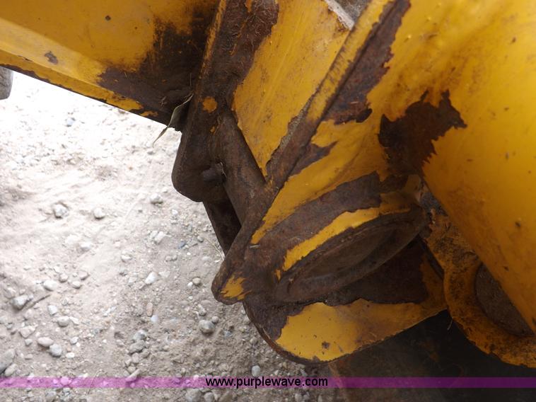 image for item J6908 2003 John Deere 280 Series II skid steer