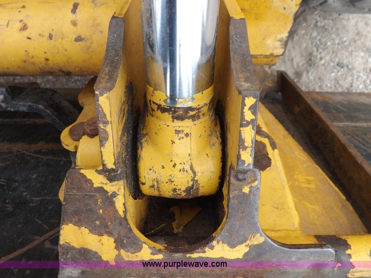 image for item J6908 2003 John Deere 280 Series II skid steer