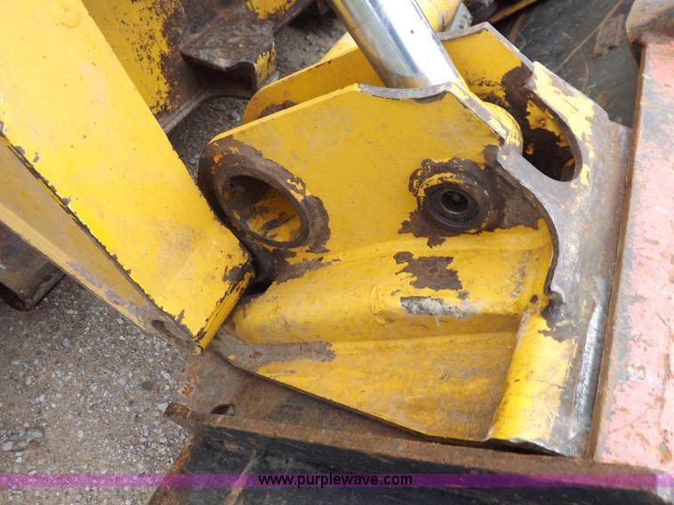 image for item J6908 2003 John Deere 280 Series II skid steer