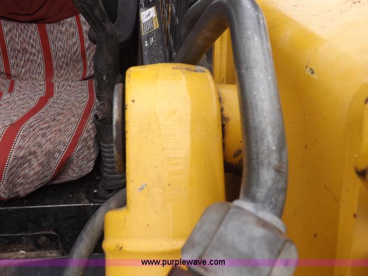 image for item J6908 2003 John Deere 280 Series II skid steer