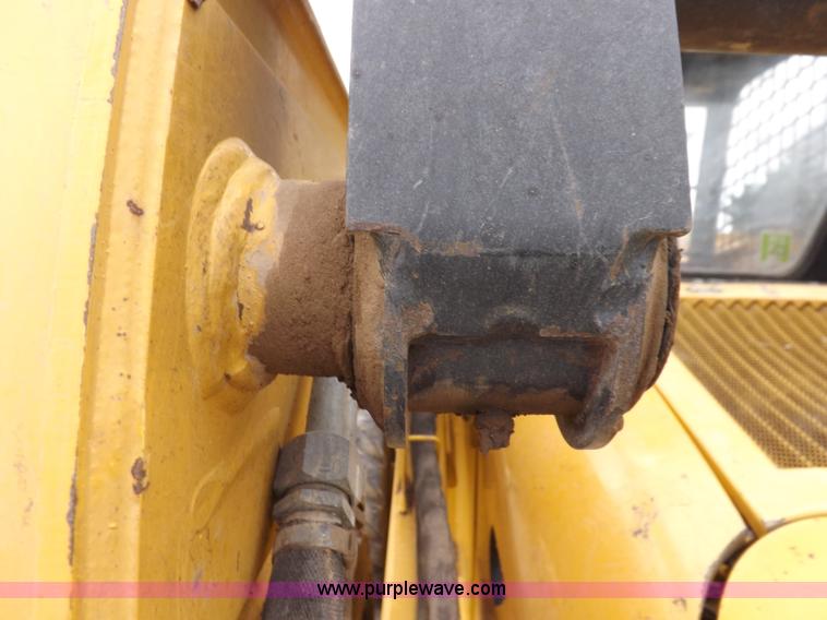 image for item J6908 2003 John Deere 280 Series II skid steer