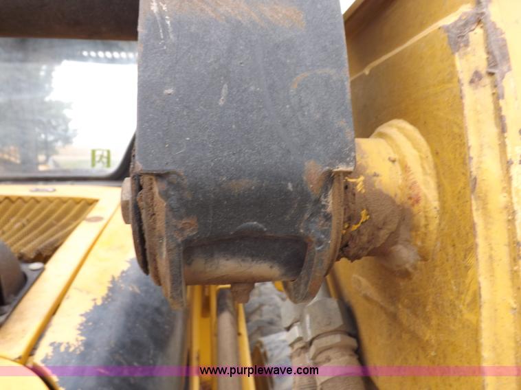 image for item J6908 2003 John Deere 280 Series II skid steer