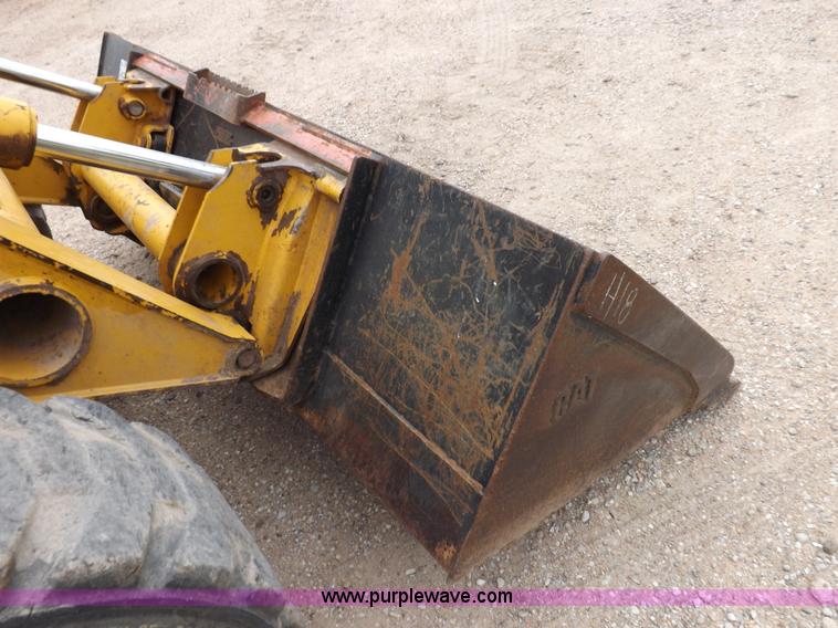 image for item J6908 2003 John Deere 280 Series II skid steer