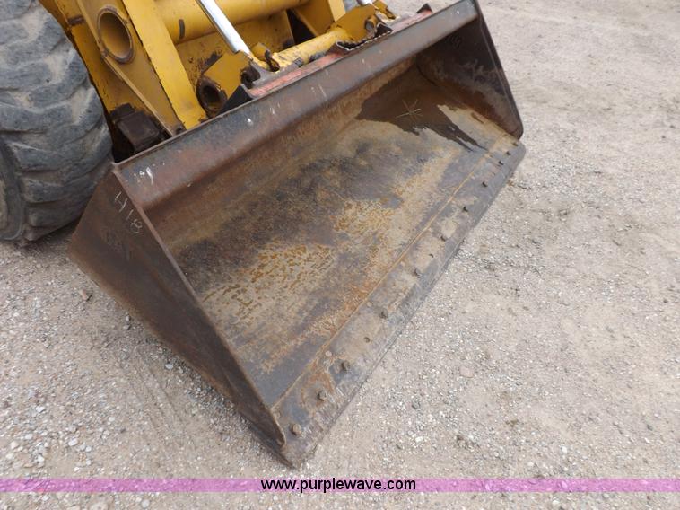 image for item J6908 2003 John Deere 280 Series II skid steer
