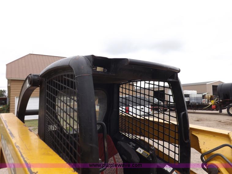 image for item J6908 2003 John Deere 280 Series II skid steer