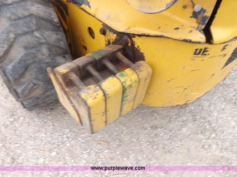 image for item J6908 2003 John Deere 280 Series II skid steer
