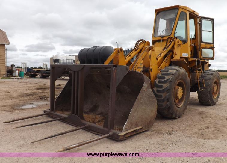 image for item J6909 1980 Fiat-Allis 605B wheel loader