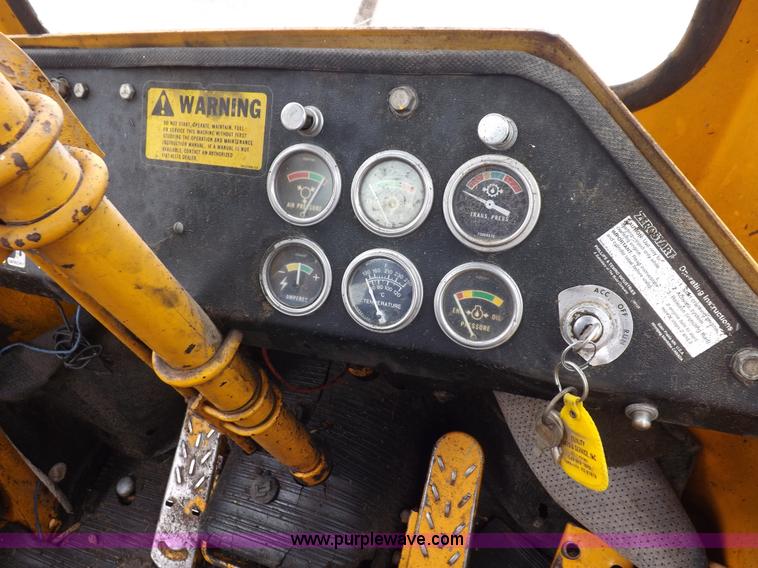 image for item J6909 1980 Fiat-Allis 605B wheel loader