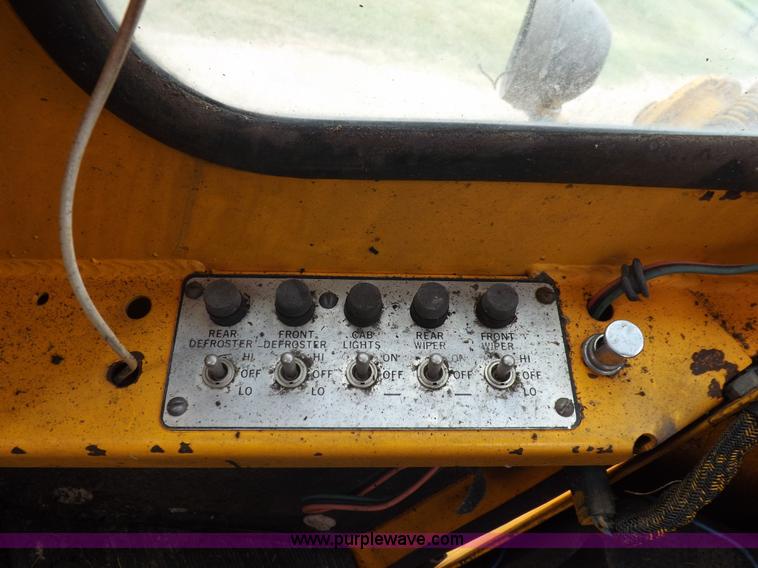 image for item J6909 1980 Fiat-Allis 605B wheel loader