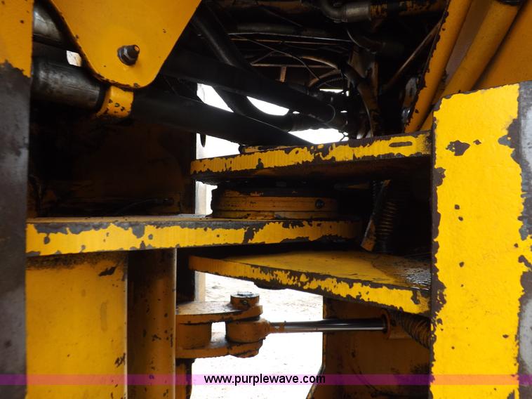 image for item J6909 1980 Fiat-Allis 605B wheel loader